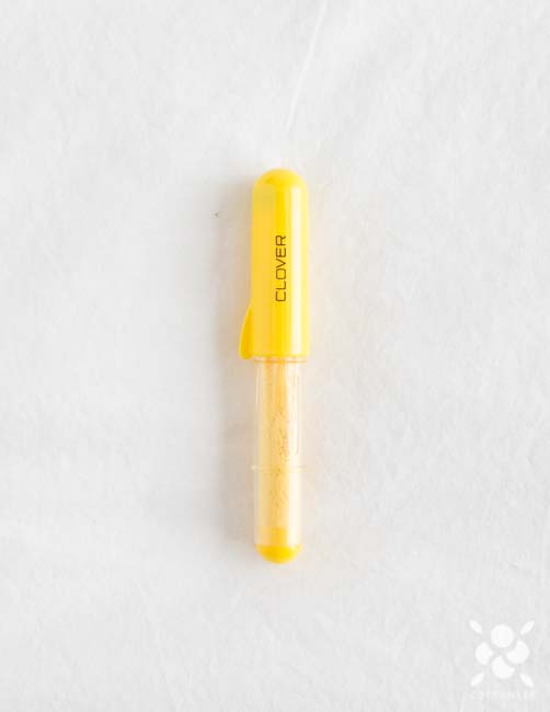 Clover Chaco Liner Chalk Pen in Yellow - Cottoneer Fabrics