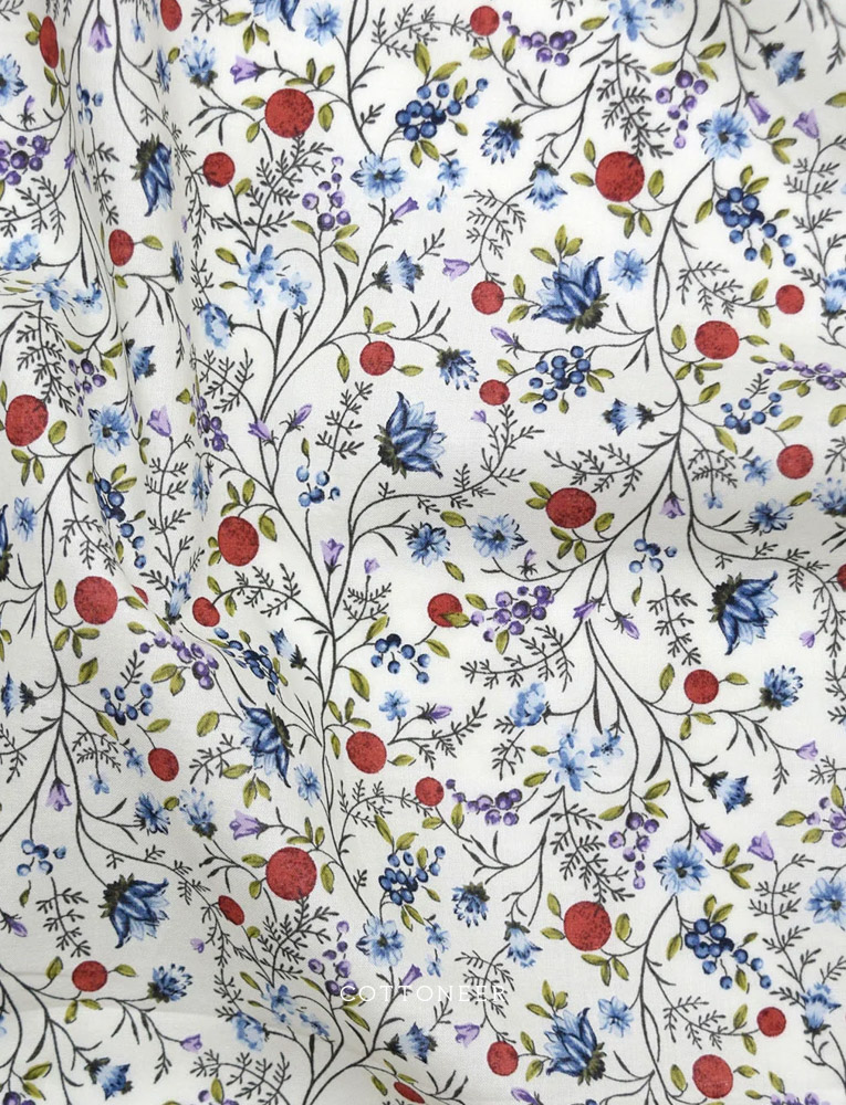 berry-bloom-white-blue-flownny-cotton-lawn-kokka