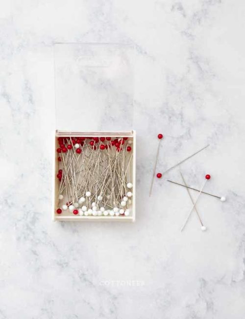 clover-silk-pins-with-glass-heads-1