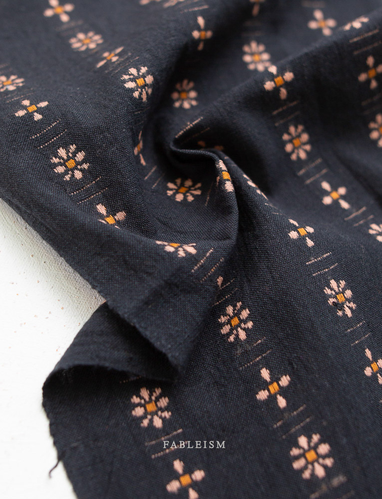 for-dai-25-black-forage-daisies-by-fableism-supply-co-2