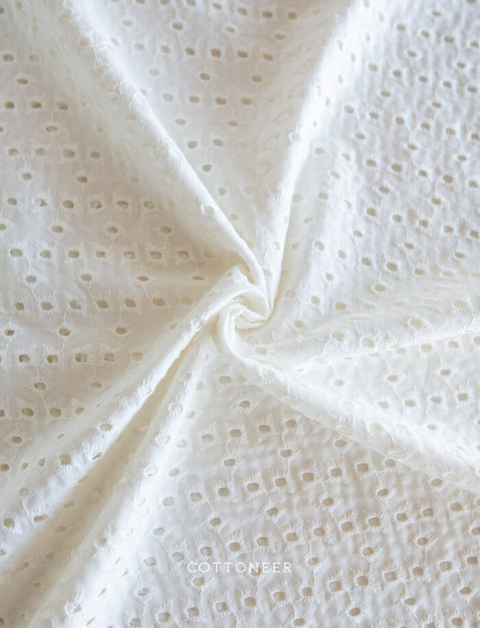 francesca-eyelet-22