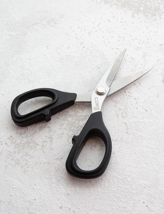 Kai Select 100 Kitchen Shears Scissor